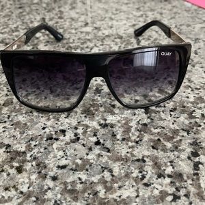 Quay Incognito sunglasses